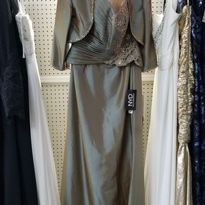 New Cameron Blake long formal dress